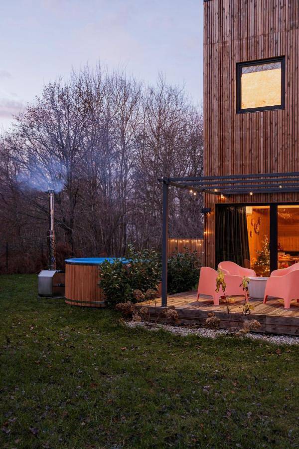 Ferienwohnung für 5 Personen, mit Whirlpool und Garten sowie Sauna, kinderfreundlich