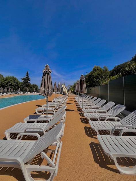 Camping pour 4 personnes, avec piscine et terrasse à Mandelieu-la-Napoule - 3