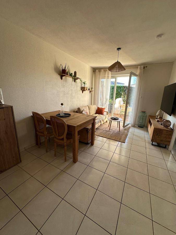 Appartement de vacances pour 4 personnes, avec piscine et terrasse