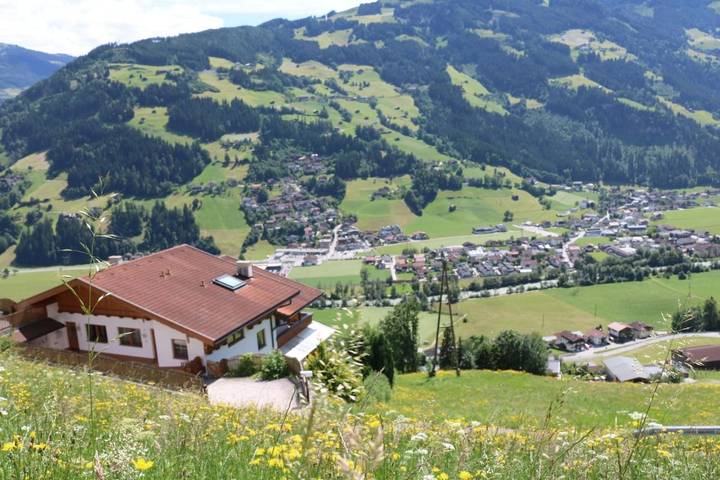 Ferienhaus für 7 Personen, mit Garten und Ausblick