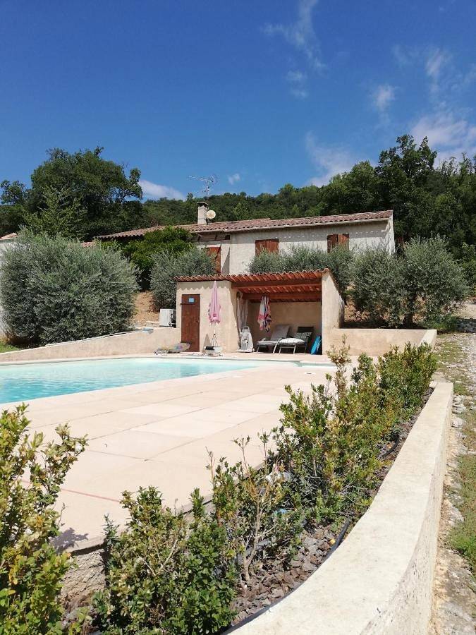 Gîte pour 2 personnes, avec vue et jardin ainsi que piscine et terrasse à Oraison - 3