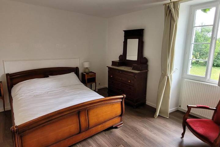 Location de vacances pour 10 personnes, avec Jardin et Piscine à Thonac - 4