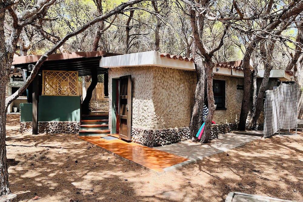 Rustico Porto Pino 30 meters from the beach in Strand von Porto Pino, Porto Pino