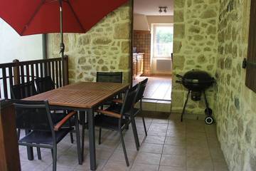 Gîte pour 6 personnes, avec terrasse à Pont-de-Labeaume