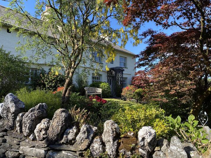 Log cabin for 6 people, with view and lake view as well as garden in Coniston