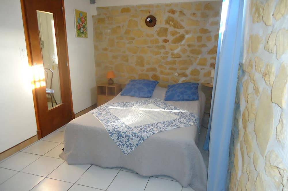 Ganze Wohnung, Vermietung ebenerdig im Haus, unabhängiger Zugang, Ruhe in Saint-Cyprien (Aquitanien), Périgord Noir