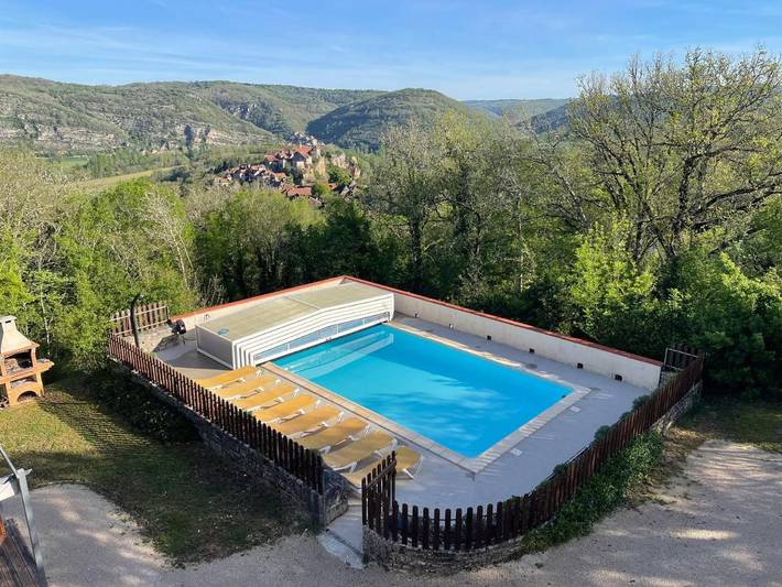 Location de vacances pour 12 personnes, avec Balcon et Terrasse ainsi que Jardin et Piscine à Calvignac - 2