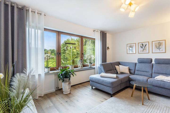 Entire apartment, "Appartement-Am-Wilmkebach" with Private Terrace, Garden, and Wi-Fi in Finnentrop, Sauerland