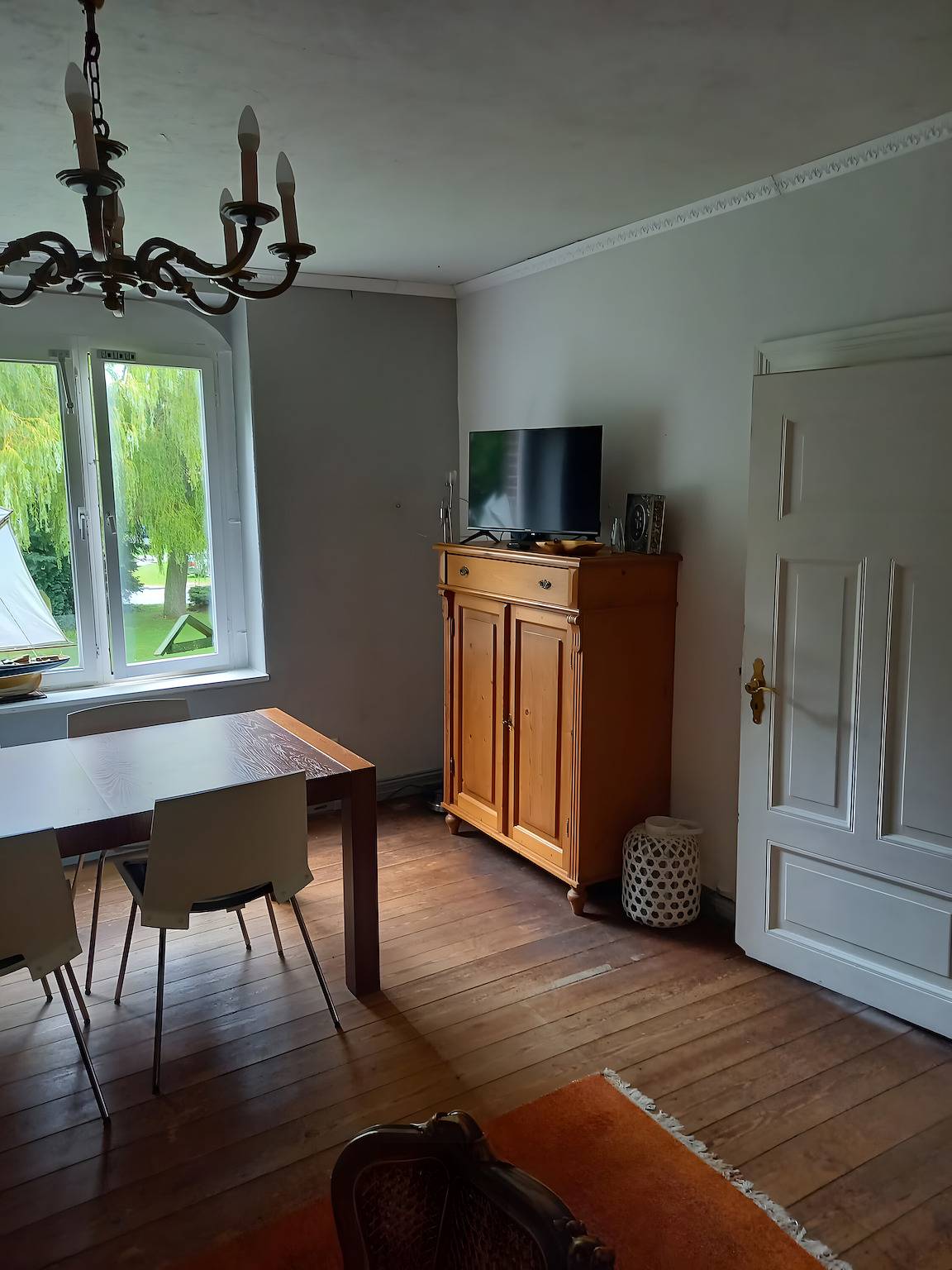 Entire apartment, Villa 'Ferienhaus Sommer Linden' with Private Terrace, Private Garden and Wi-Fi in Deyelsdorf, Recknitz-Trebeltal