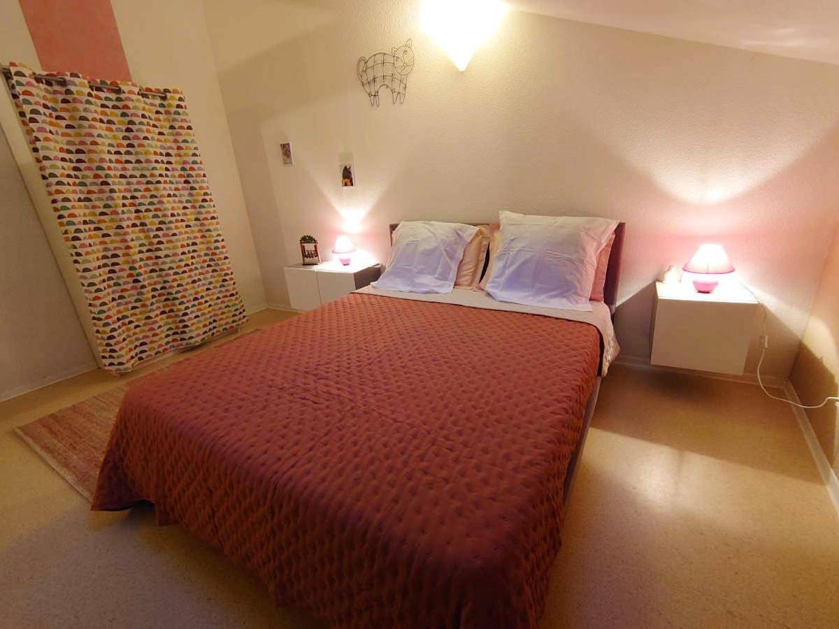 Appartement entier, One-Bedroom Studio in Duravel, Quercy
