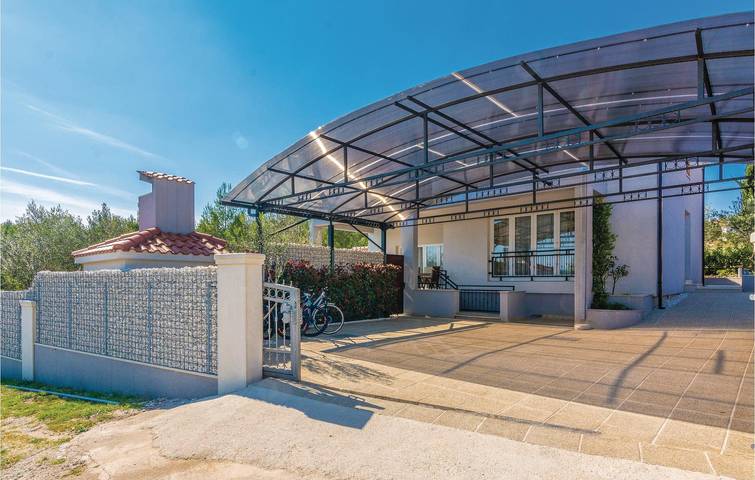 Ferienhaus für 15 Personen in Općina Novigrad