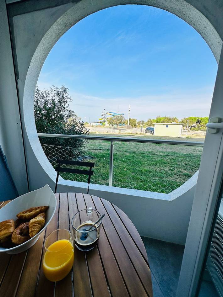 Gîte pour 2 personnes, avec terrasse dans Plage Rive Droite