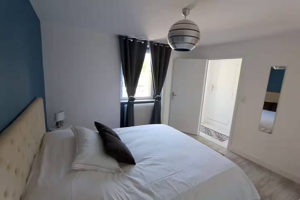 Au Mont Chez Nous #Jacuzzi and Sauna in Ardevon, Pontorson