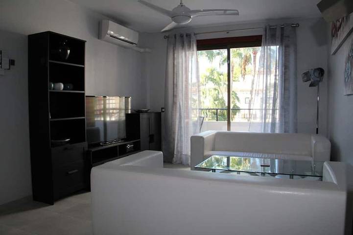 Ganze Wohnung, Das perfekte Apartment an der Villamartin Plaza mit Blick auf die Plaza in Brisas y Golf, Orihuela