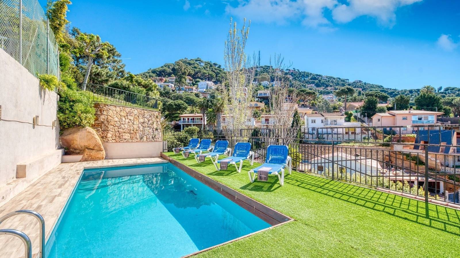 Villa 'Costacabana - Donna' con vistas al mar, piscina privada y Wifi in Roca Grossa, Lloret de Mar