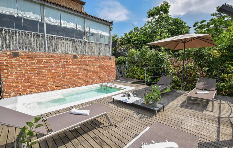 Montemagno Apartamento Jardín con Piscina in Castagnole Monferrato, Provincia d'Asti