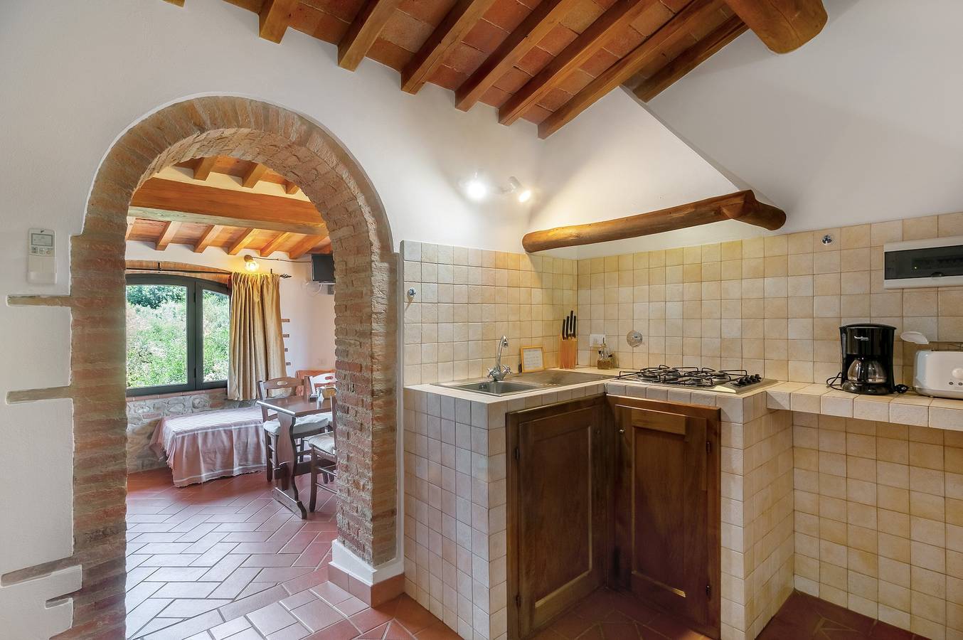 Appartamento intero, Podere Papèra - Appartamento 'Cavallo Flat' con vista sulle montagne, Wi-Fi e aria condizionata in Mercatale, Chianti