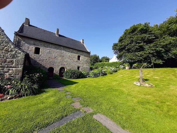 Location de vacances pour 8 personnes, avec terrasse et vue sur le lac à Plounérin - 3