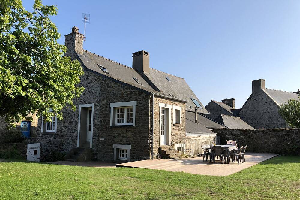 Fisherman's cottage with enclosed garden 150m from the water - 120m2 (6 people) in Le Minihic-sur-Rance, Saint-Malo und Umgebung