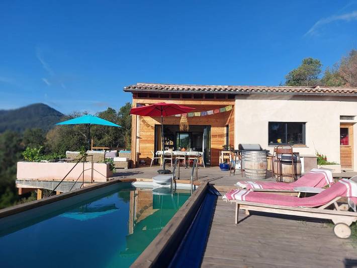 Maison d’hôte pour 2 personnes, avec terrasse et jacuzzi ainsi que jardin et piscine à Les Adrets-de-l'Estérel