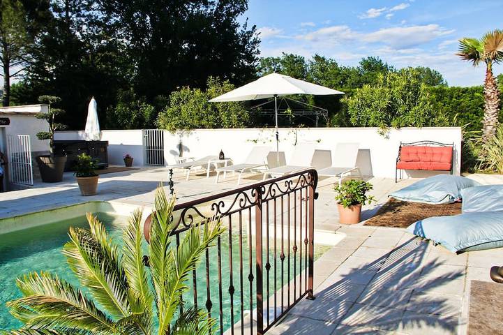 Chambre d’hôte pour 2 personnes, avec Jacuzzi et Jardin ainsi que Piscine et Sauna à Callian