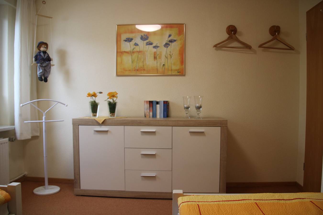 Ganze Wohnung, Ferienwohnung 'Katzan' mit gemeinsamer Terrasse, Gemeinschaftsgarten und Wi-Fi in Ebstorf, Landkreis Uelzen
