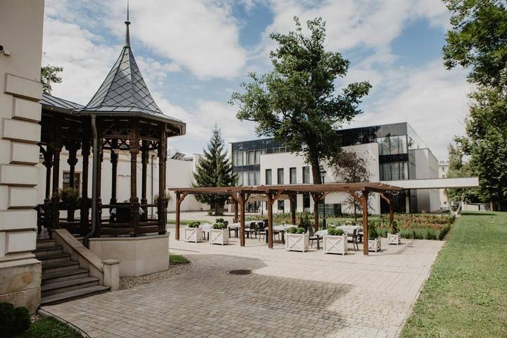 Hotel dla 4 osób, z sauna i widok oraz ogród i basen w Krosno