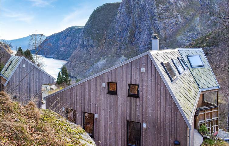 Ferienhaus für 9 Personen, mit Ausblick und Garten sowie Terrasse, mit Haustier in Suldal - 2