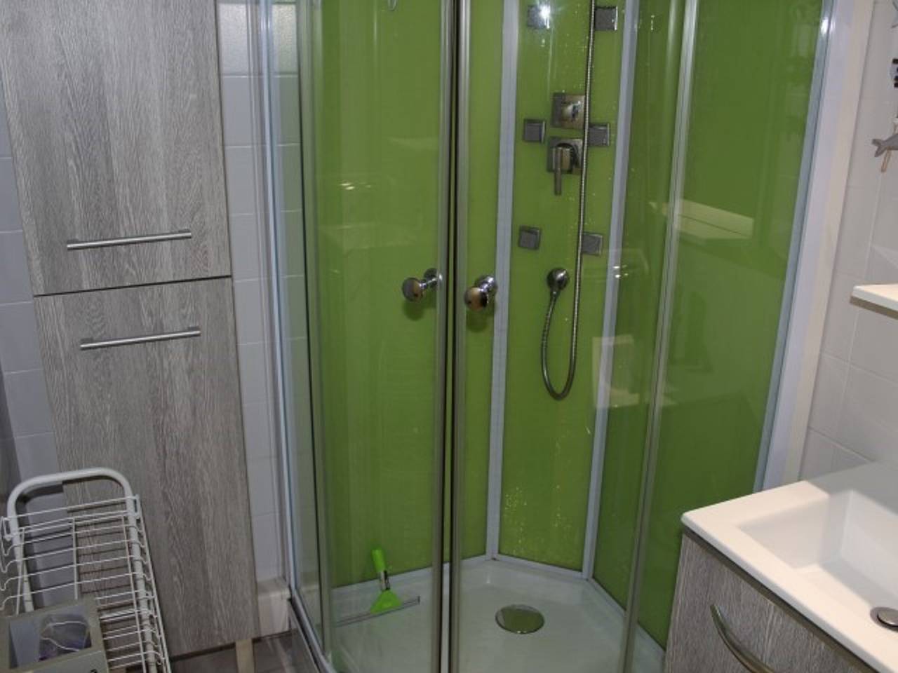 Appartement entier, Appt 2P cabine, 6 couchages avec piscine et parking à Gruissan, près plage et port in Gruissan (Ville), Gruissan