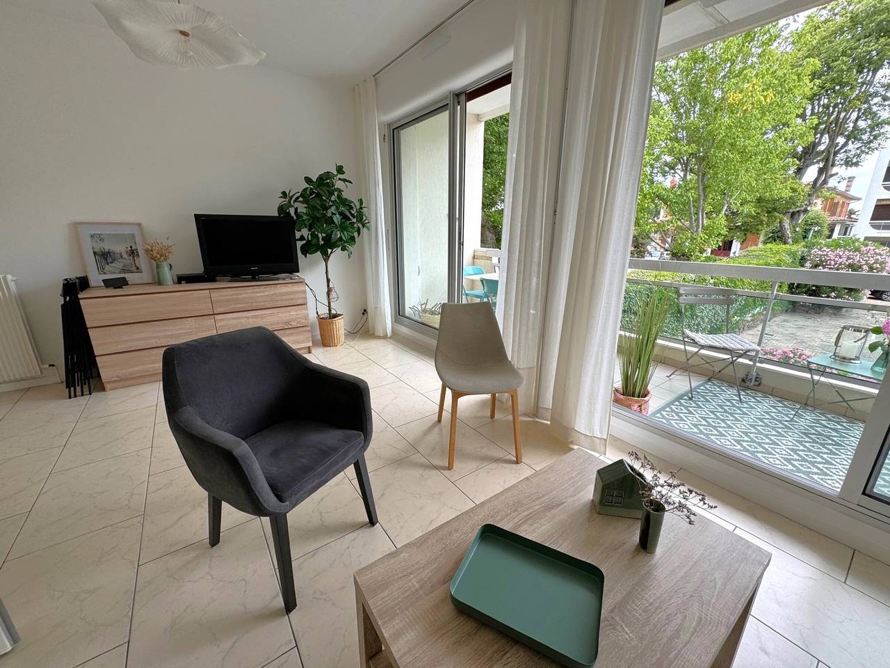Appartement entier, Appartement à Arcachon : Plage à 50m, Terrasse, Parking, Wifi, 4 Pers in Arcachon, Région d'Arcachon