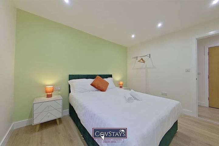 Entire apartment, Beauchamp House in Coventry, Birmingham Area
