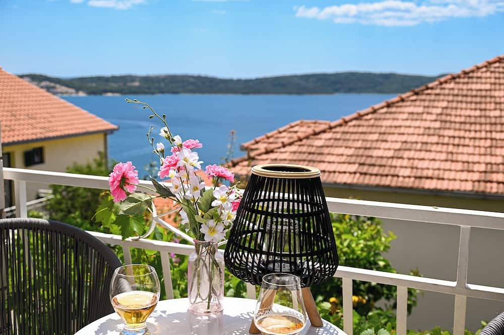 Appartement entier, Vue Mer Pres De La Plage Et Du Vieux Centre De La Ville in Trogir, Čiovo