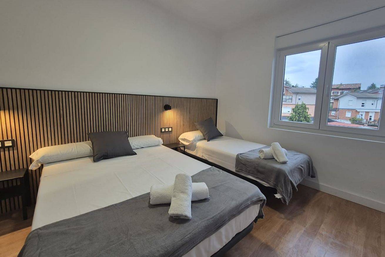 Appartamento intero, Chic Apartment with Full Kitchen & Wi-Fi in Oviedo, Montagne Cantabriche