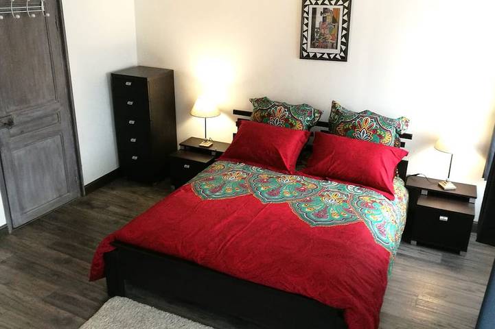 Location de vacances pour 8 personnes, avec terrasse et jardin, animaux acceptés à Surville - 2