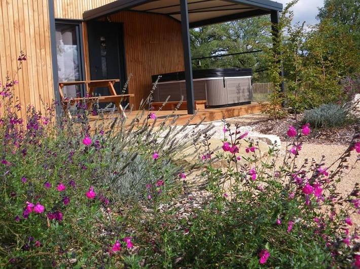 Location de vacances pour 2 personnes, avec jardin et jacuzzi à Montvalent