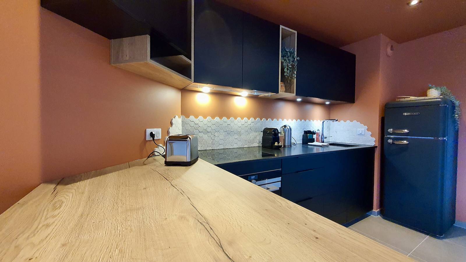 Ganze Wohnung, Le Bohème Beau T2 vue lac & montagnes + garage in Annecy, Annecy (Gemeinde)