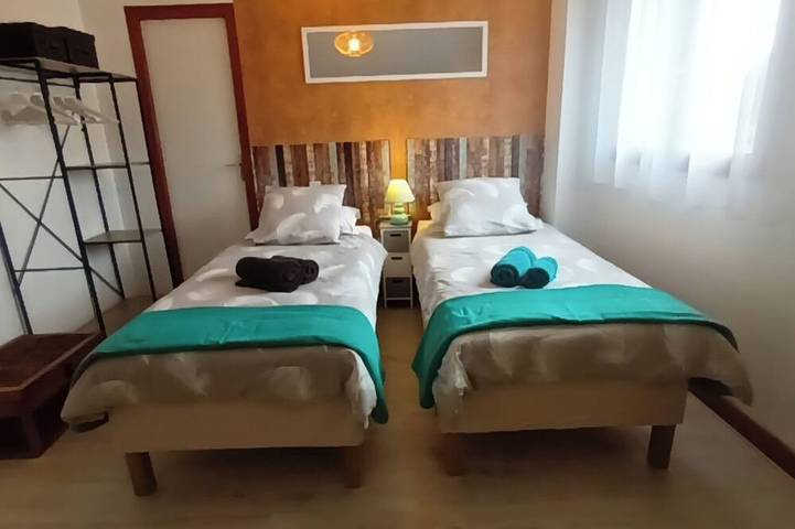 Location de vacances pour 5 personnes, avec jardin à Saillenard - 2