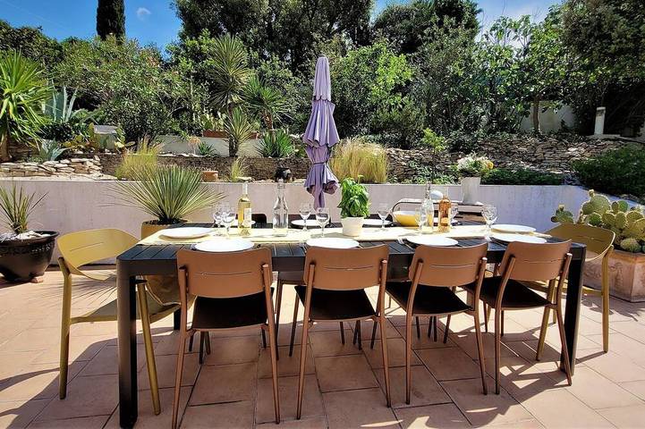 Large Mediterranean villa, quiet location, large private pool, near Cassis in Carnoux-en-Provence, Mediterranean Coast (France)