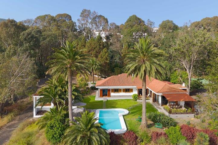 Casa rural para 14 personas, con piscina - 1