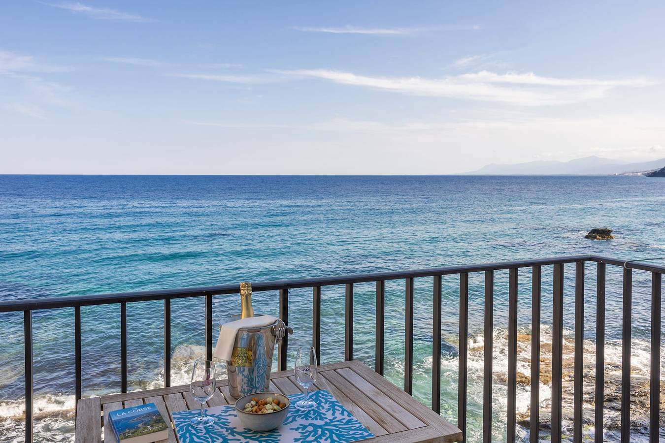 Appartamento intero, A Casa in Cala – Petit cocon vue mer à Erbalunga in Erbalunga, Brando