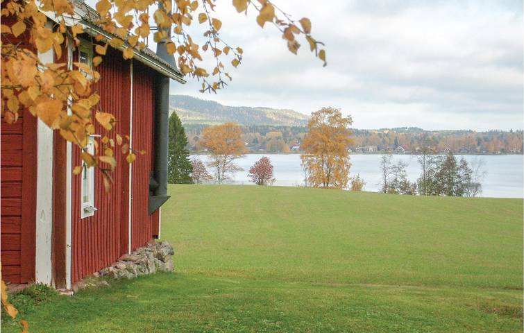 Hus för 4 Personer, med Terass samt Trädgård och Sjöutsikt i Falun