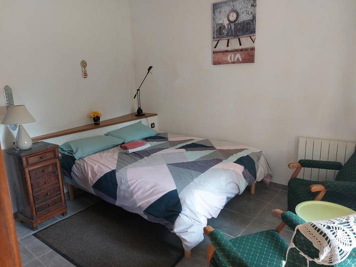 Chambre d’hôte pour 2 personnes, avec vue et terrasse ainsi que piscine et jardin à La Garde-Adhémar