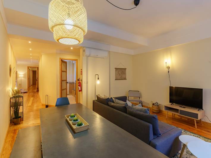 Vacation rental for 10 people, with terrace in Porto