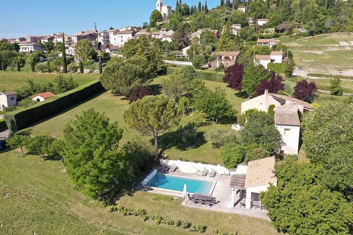 Location de vacances pour 6 personnes, avec jardin et terrasse à Saint-Michel-l'Observatoire