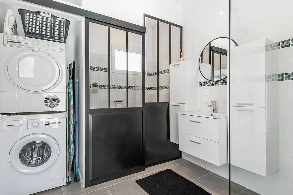Maison de vacances privée avec piscine privée, Wifi, climatisation, bain à remous, Tv, patio in Caumont-sur-Durance, Vaucluse