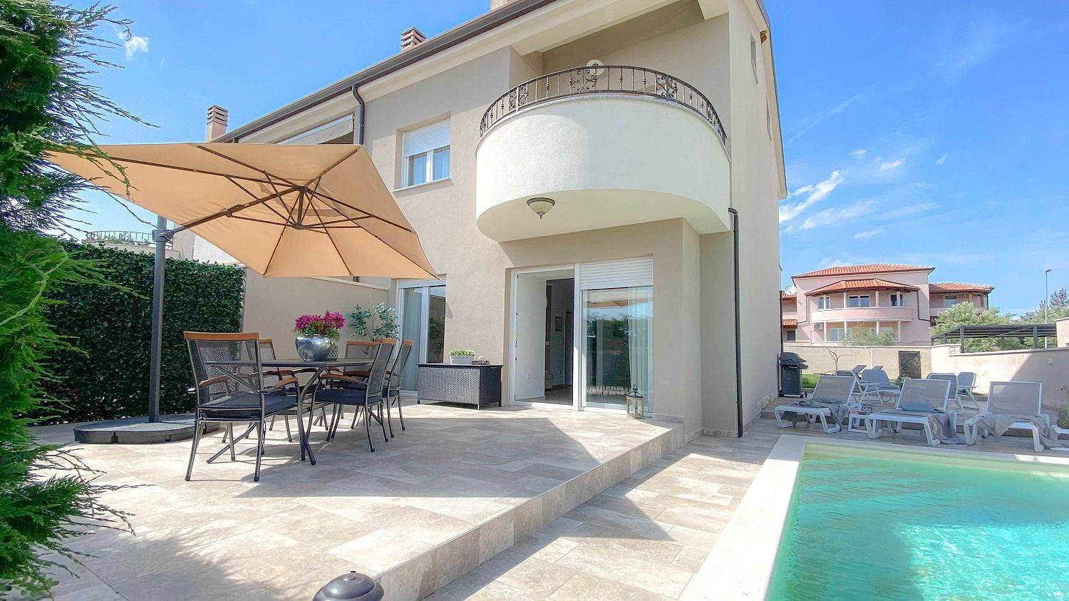 Hundefreundliches Ferienhaus mit Grillbereich, Privatpool, Waschmaschine, Wifi in Mareda, Regio Umag