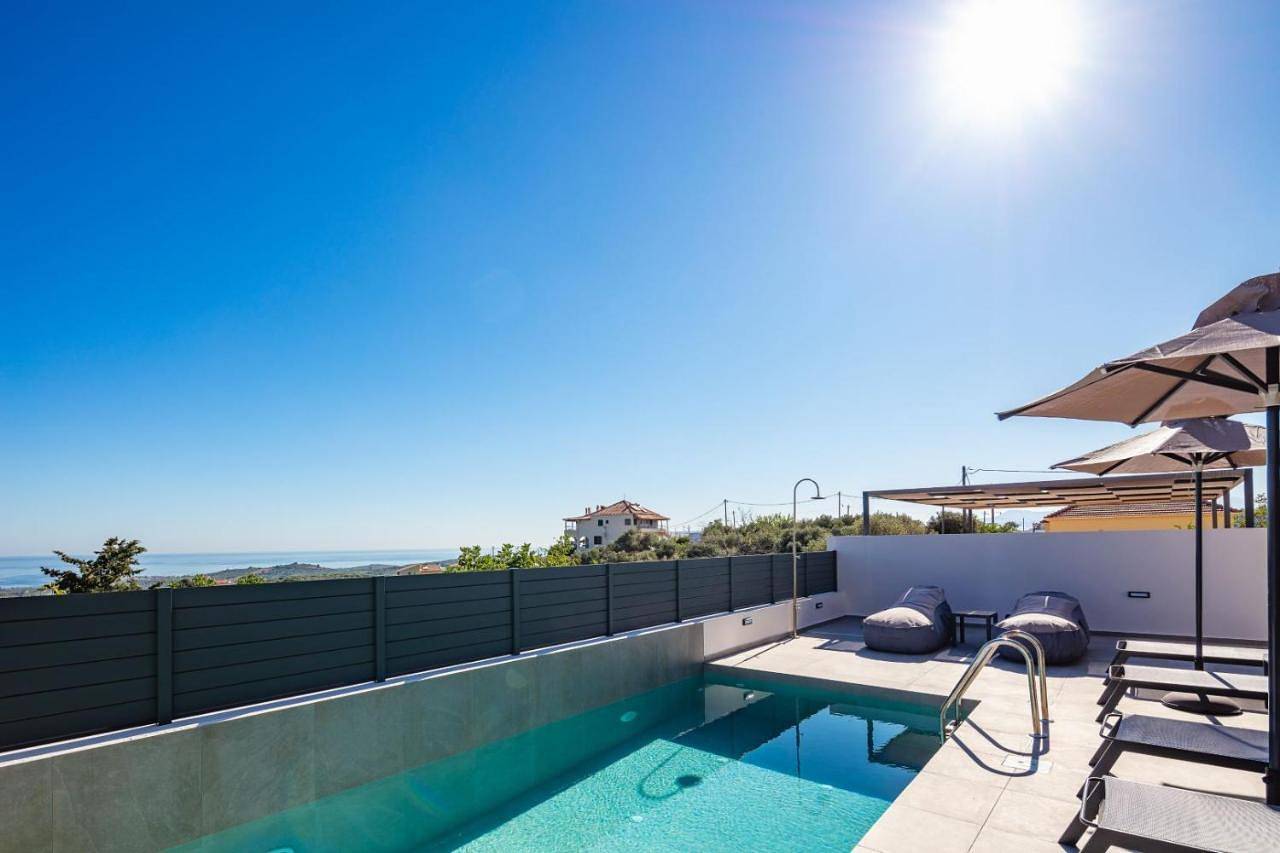 Three-Bedroom Villa with Private Pool in Chania und Umgebung
