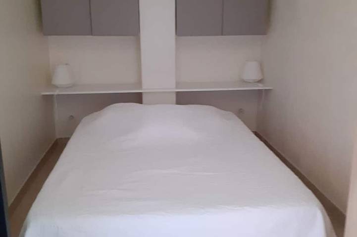 Location de vacances pour 6 personnes, avec piscine ainsi que terrasse et jardin à Buoux - 2