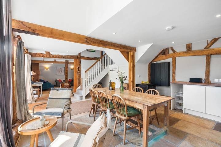 Medleys Barn | By My Getaways in Buxted, Sussex Oriental
