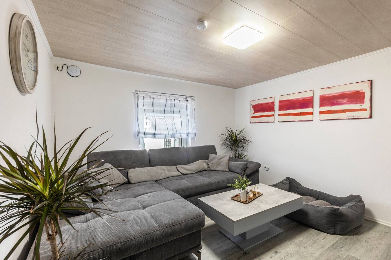 Ganze Wohnung, Apartment 'Klein Frankreich' mit Bergblick, privater Terrasse und Wlan in Bad Endbach, Naturpark Lahn-Dill-Bergland